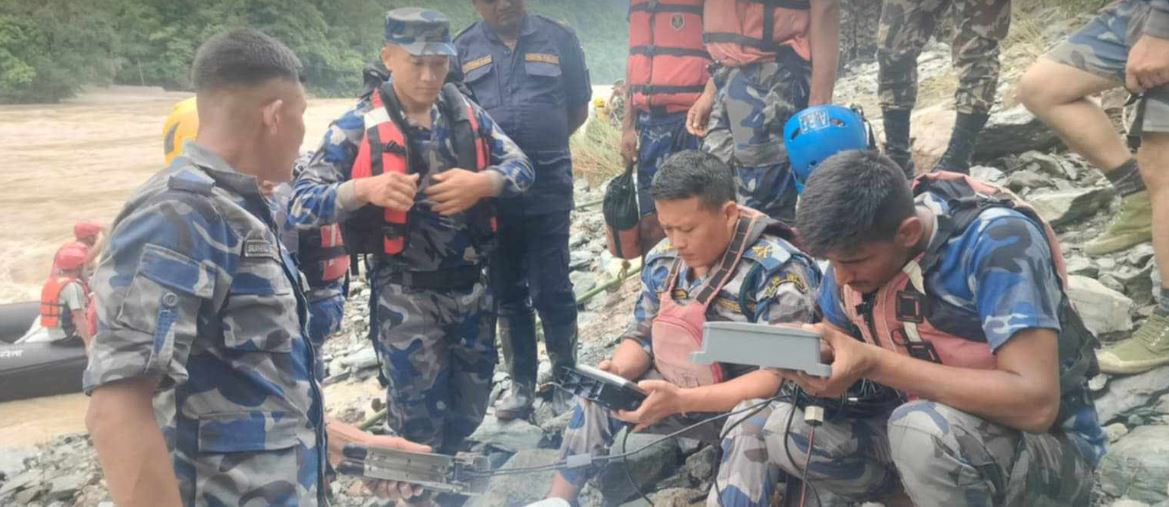 त्रिशूलीमा बेपत्ता बसको वाटर ड्रोनमार्फत खोजी गरिँदै