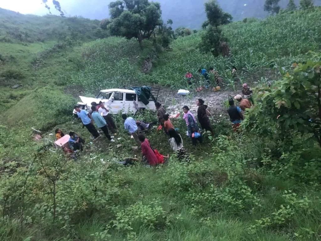 रामेछापको मन्थलीमा जिप दुर्घटना, एकजनाको मृत्यु, नौ घाइते