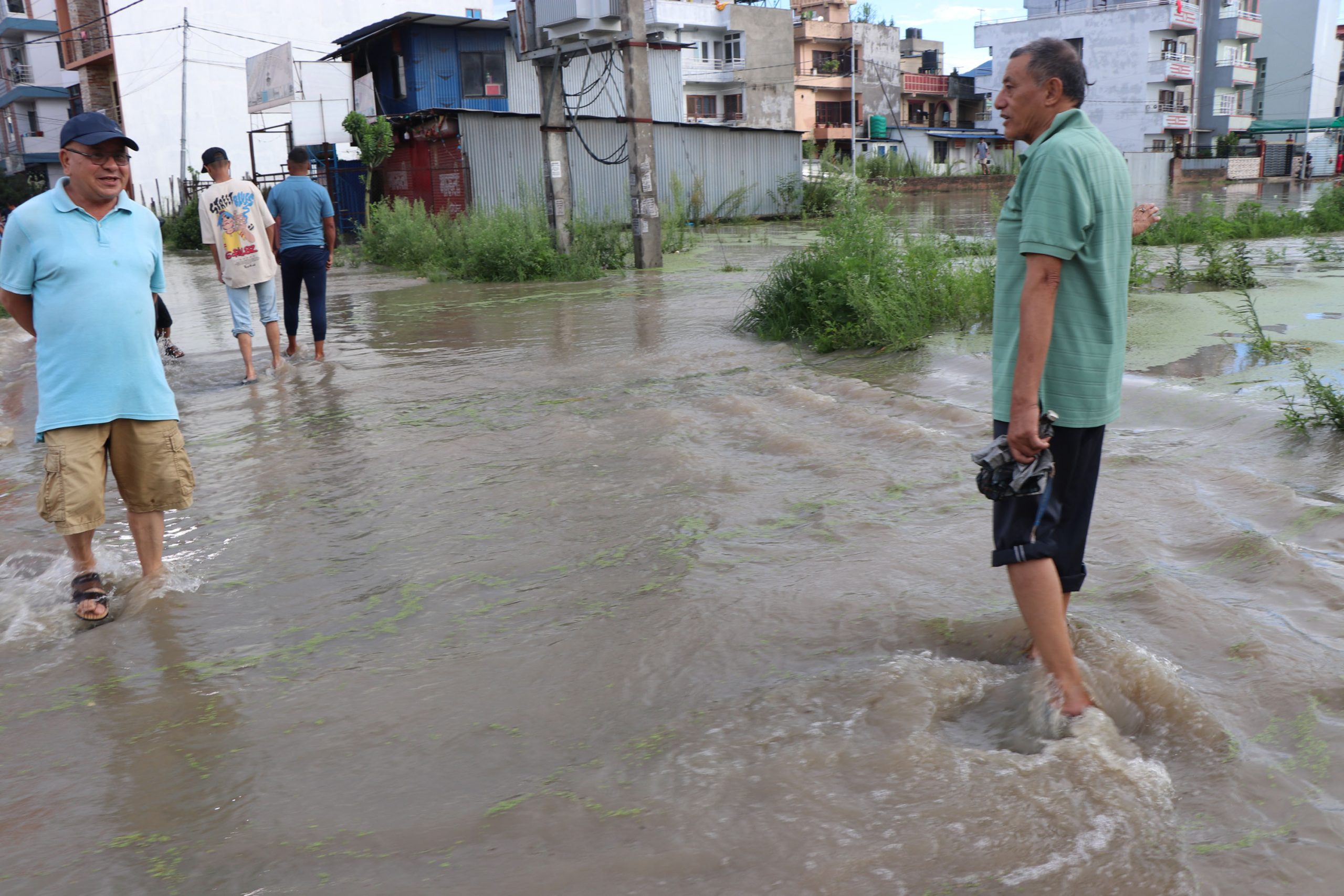 हनुमन्ते खोलामा आएको बाढीले भक्तपुरमा ७० भन्दाबढी घर डुबानमा