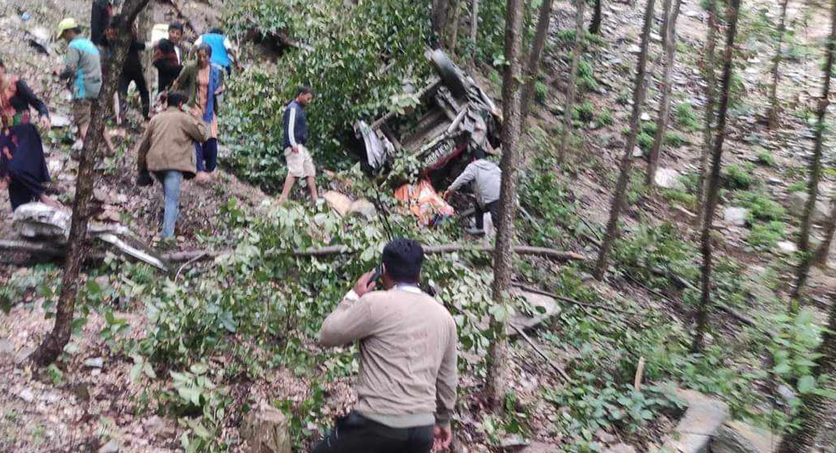रोल्पा जिप दुर्घटना : सात जनाको मृत्य्, आठजना घाइते