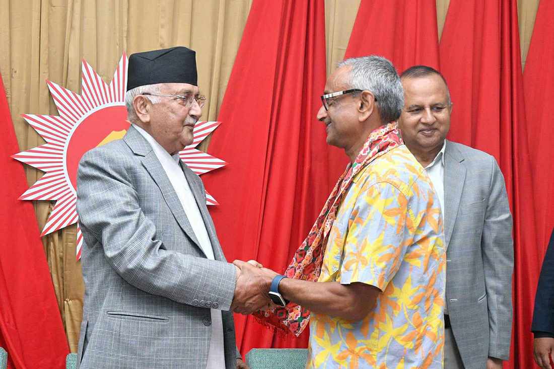 नेपाली कांग्रेसका नेता जीतेन्द्रनारायण देव एमाले प्रवेश