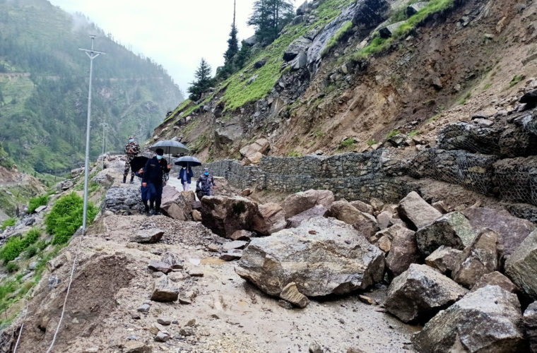 कर्णाली राजमार्ग एकतर्फी खुल्यो