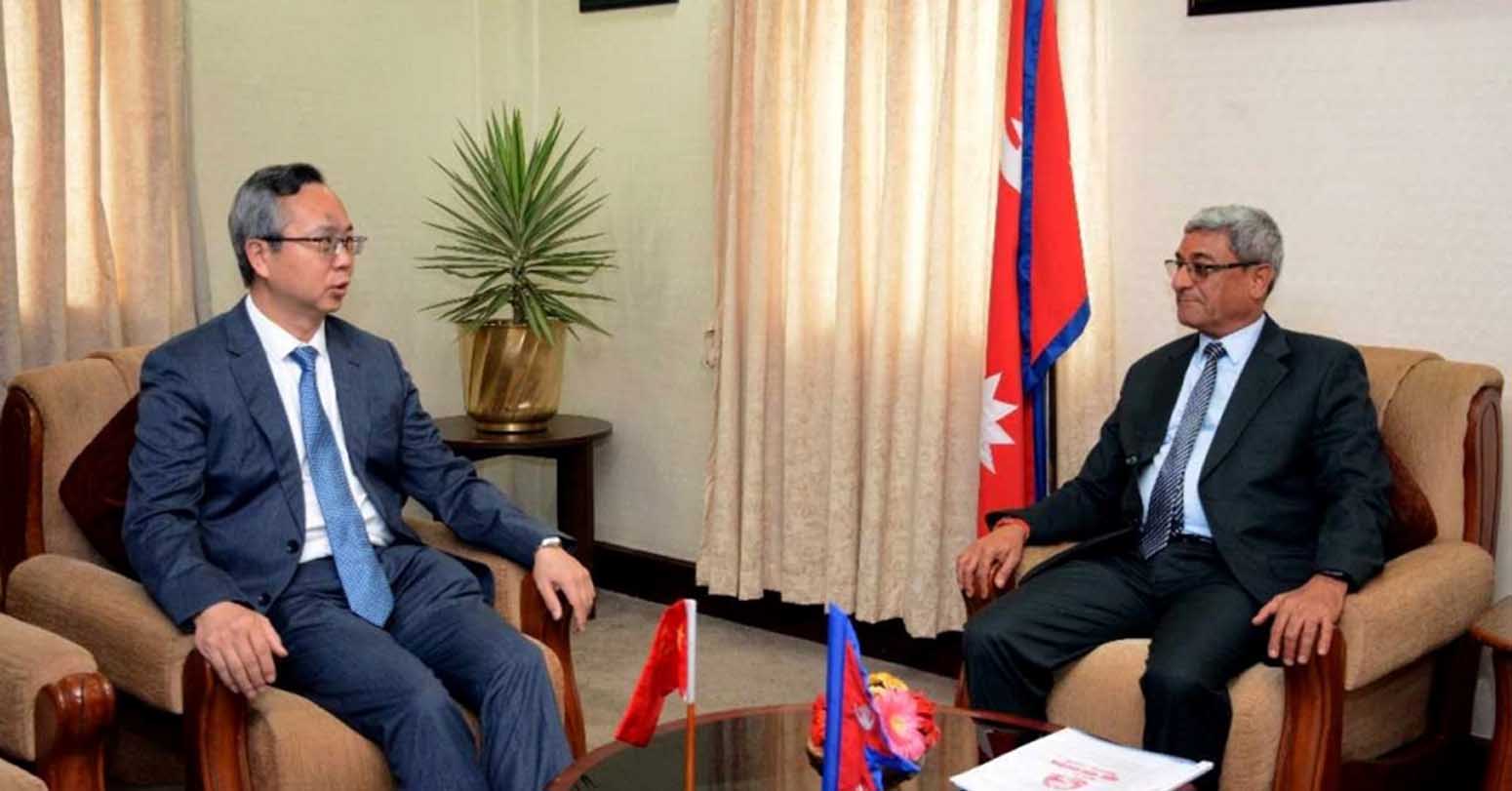 गृहमन्त्री लेखकसँग राजदूत चेन सङको भेटवार्ता