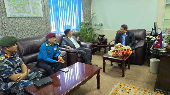 उपप्रधानमन्त्री सिंहसँग तीनवटै सुरक्षा निकायका प्रमुखको भेट