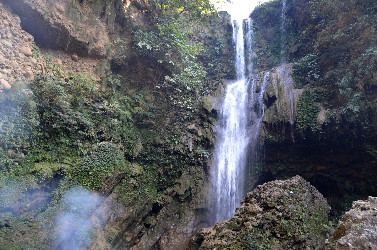 पर्यटकीयस्थल पुरन्धारा झरना जाने सडक स्तरोन्नति