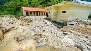 लेदोसहितको बाढीले विद्यालय भवनमा क्षति,विद्यालयका कोठा गेग्रानले पुरिए