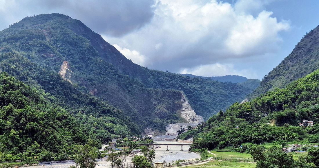 एक सय ४० मेगाावाट क्षमताको निर्माणाधीन तनहुँ जलविद्युत् आयोजनामा बाढीले क्षति
