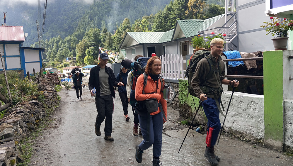 बागलुङ घुम्ने पर्यटक बढेपछि होटलमा लगानी थपिँदै