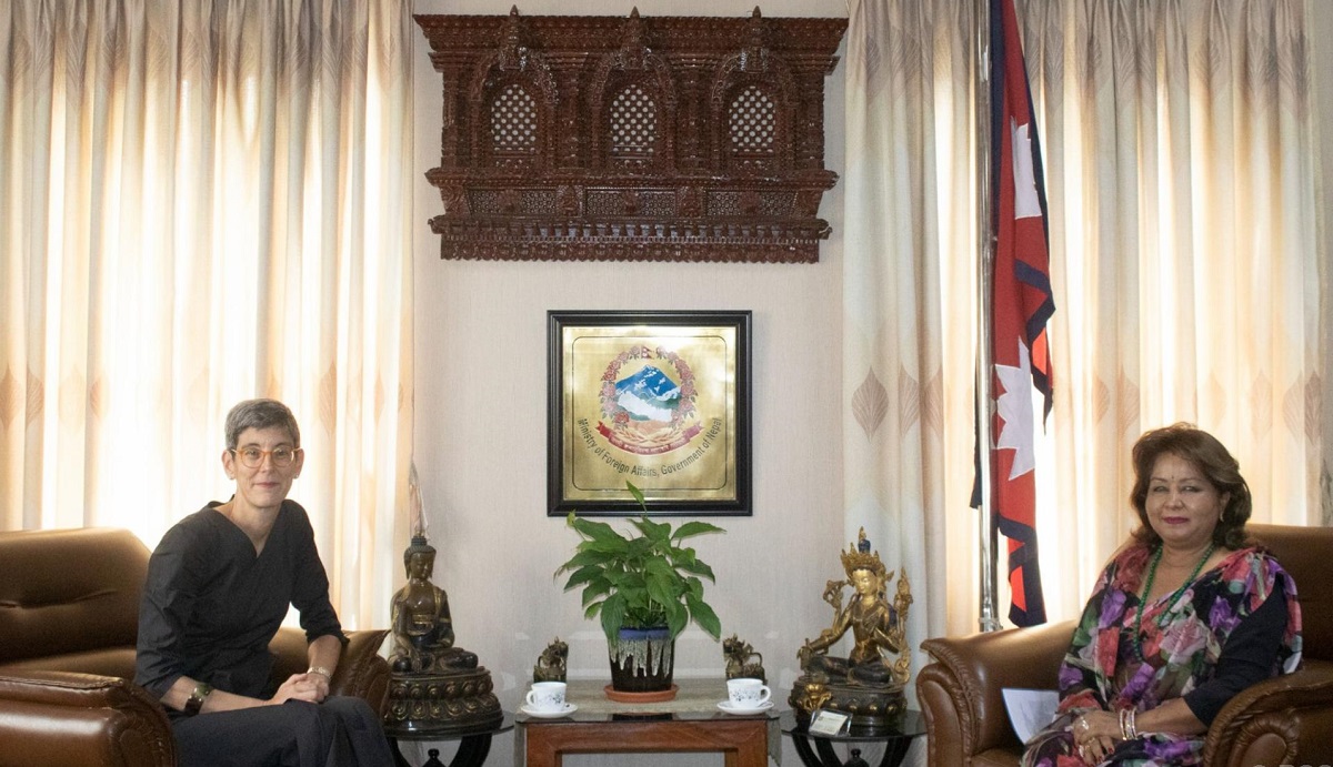 परराष्ट्रमन्त्रीसँग स्वीस राजदूतको शिष्टाचार भेट