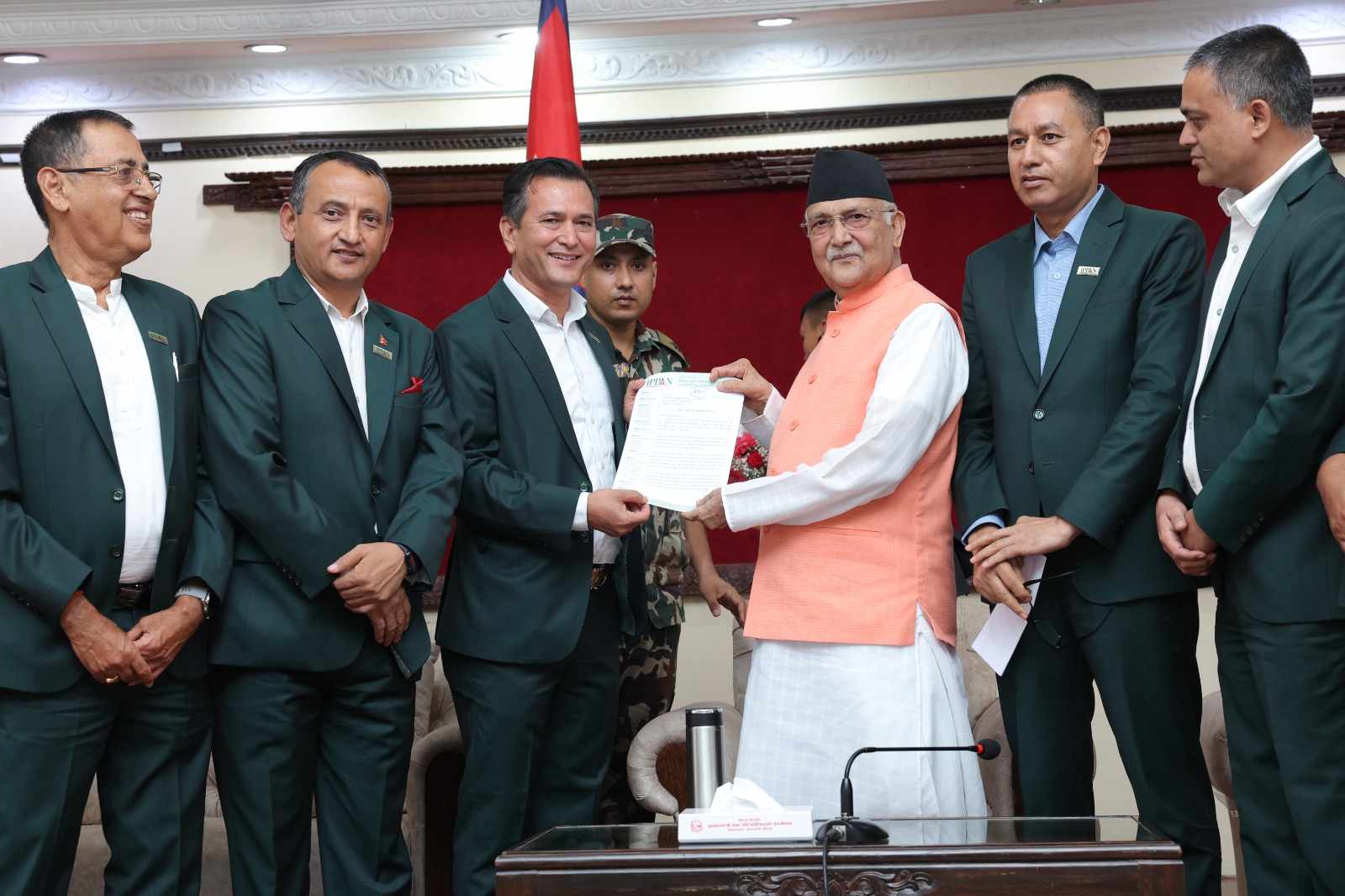 ऊर्जालाई समृद्धिको आधार बनाउन प्रधानमन्त्रीलाई इप्पानको माग