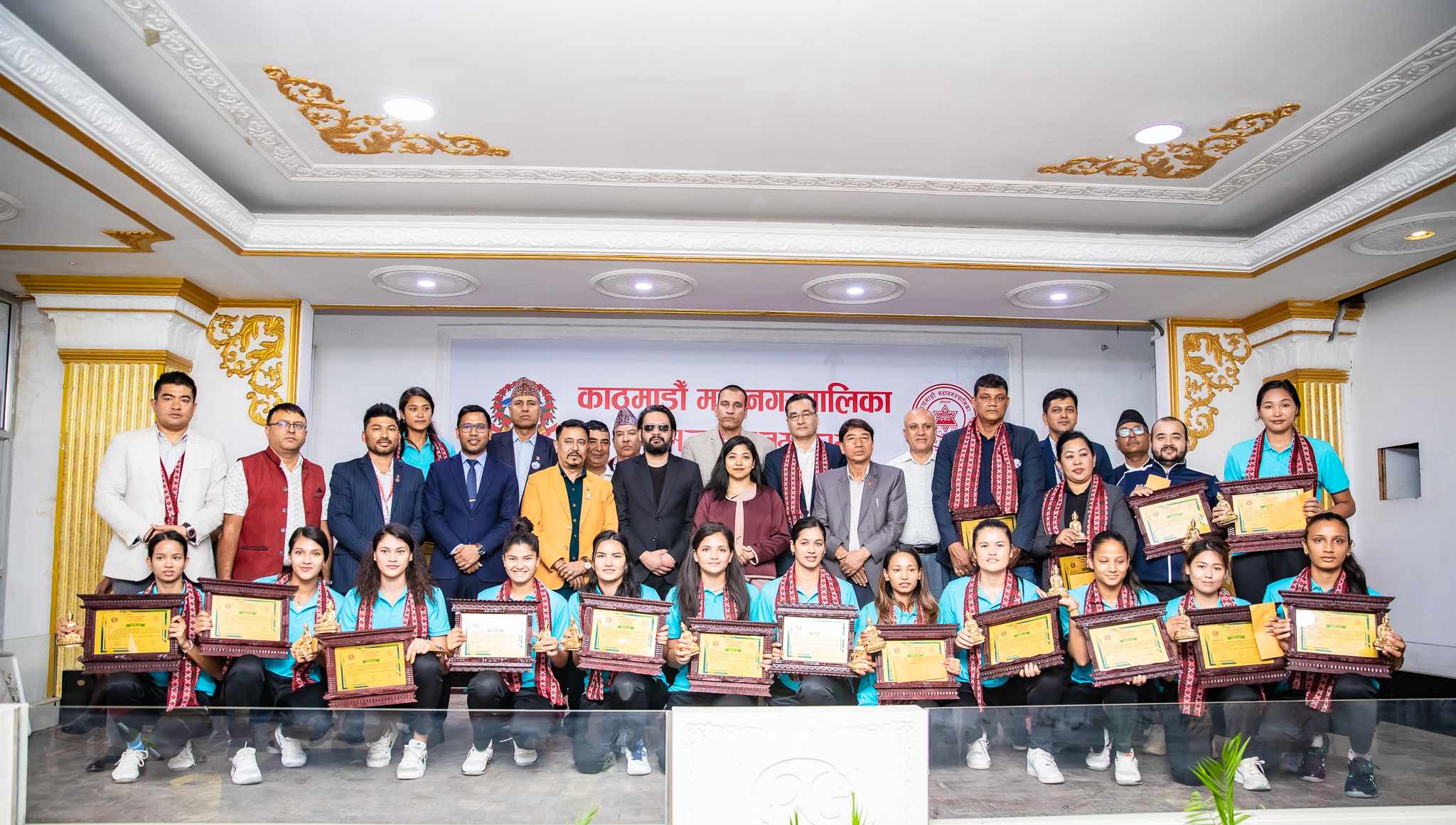 काभा महिला भलिबल उपविजेता टोलीलाई नगदसहित काठमाडौँ महानगरपालिकाको सम्मान