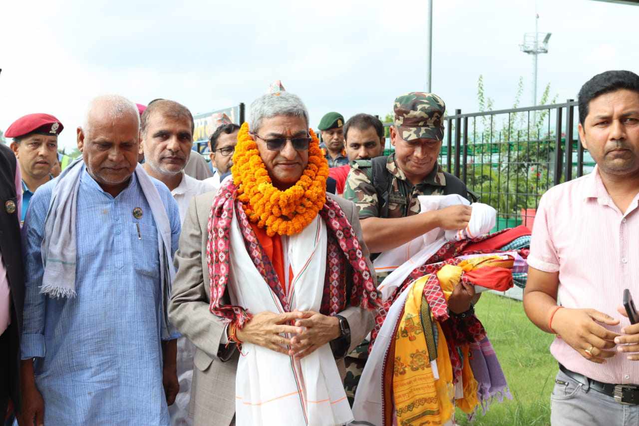 प्रहरी समायोजन प्रक्रिया अघि बढिसकेको छः गृहमन्त्री लेखक