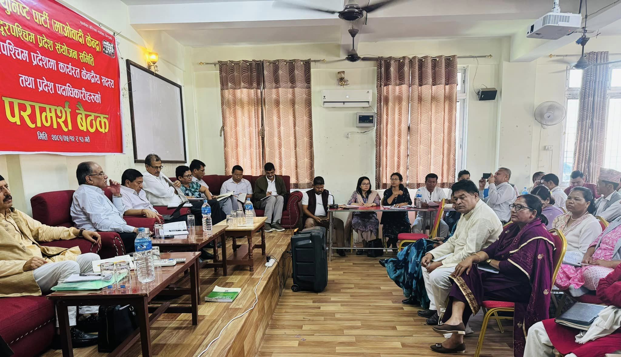 कांग्रेस- एमालेले दुई तिहाईको घमण्ड नदेखाउँदा हुन्छः प्रचण्ड