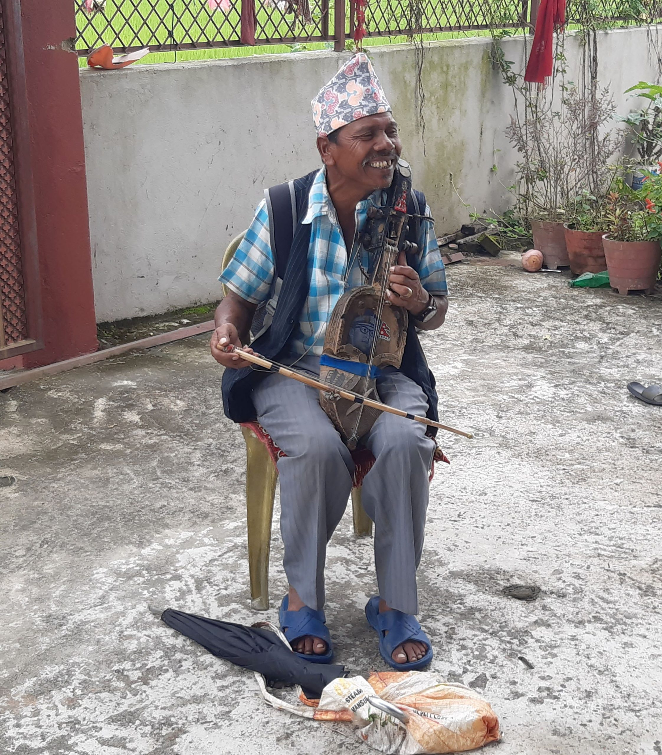 ५५ वर्षदेखि सारङ्गी रेट्दै रामबहादुर