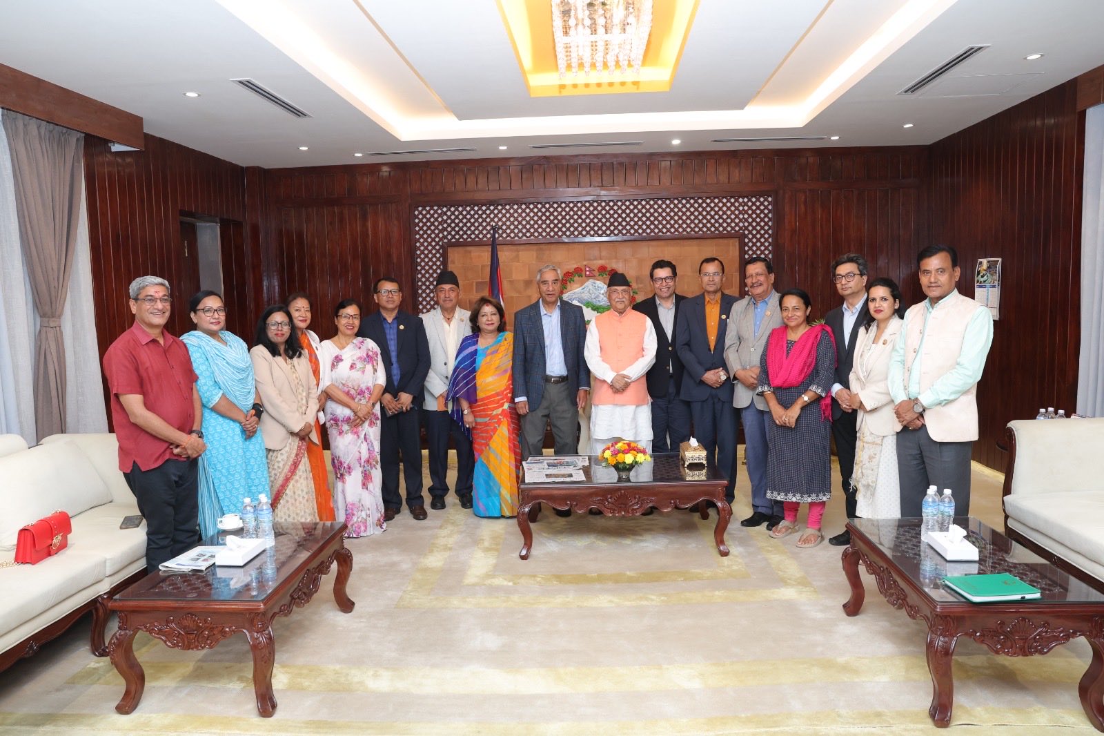 प्रधानमन्त्री ओलीसँग सभापति देउवासहित कांग्रेस सांसदद्वारा हवाई सुरक्षाबारे छलफल