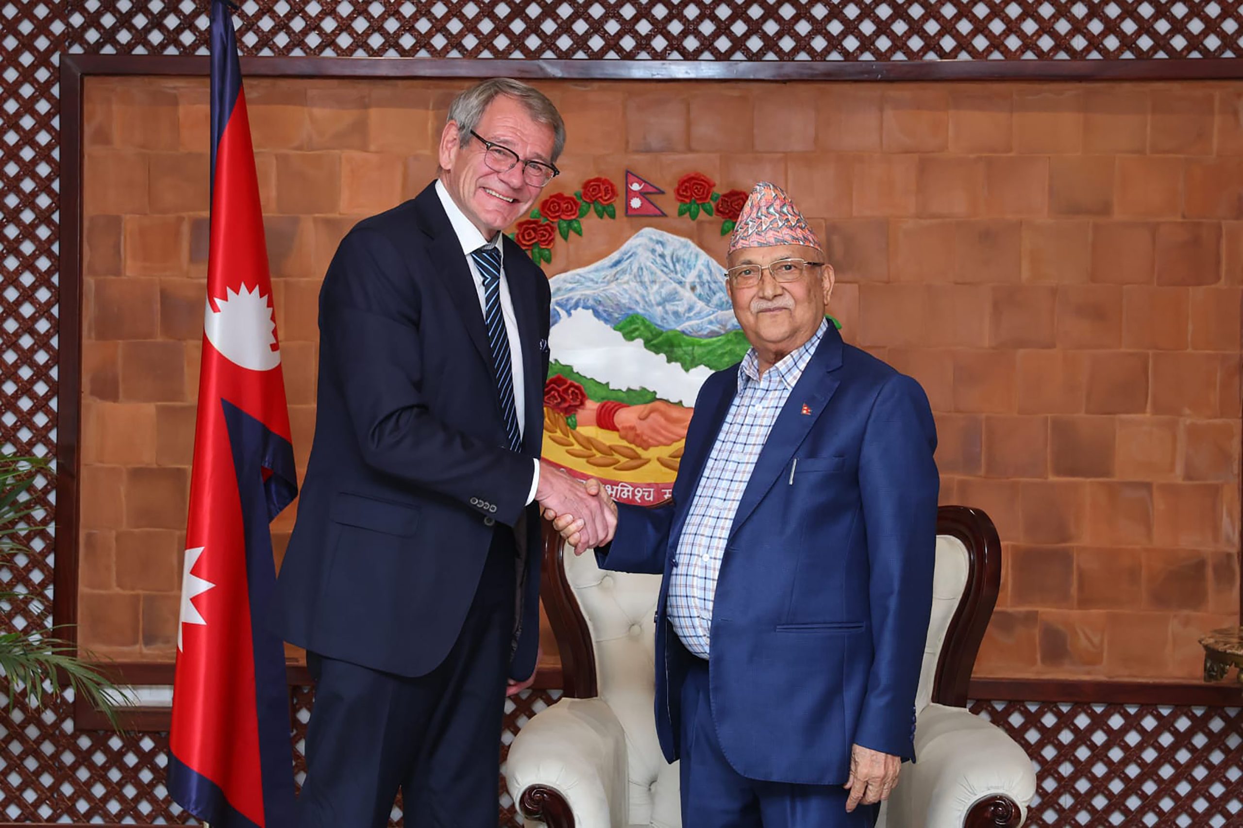 प्रधानमन्त्री ओलीसँग जर्मनीका राजदूत पिन्जको शिष्टाचार भेट