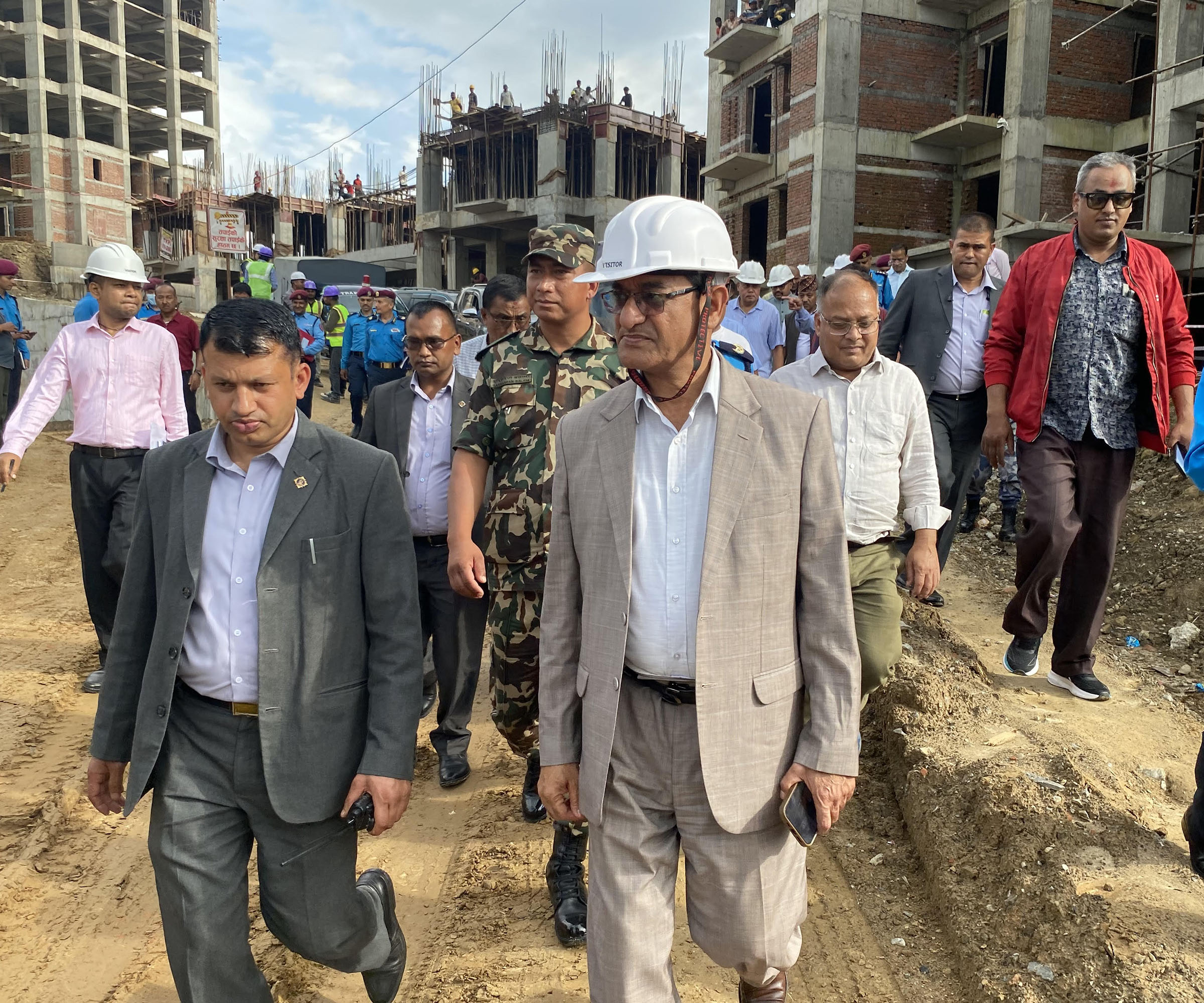 गृहमन्त्री लेखकद्वारा पनौतीमा निर्माणाधीन राष्ट्रिय प्रहरी प्रशिक्षण प्रतिष्ठानको निरीक्षण