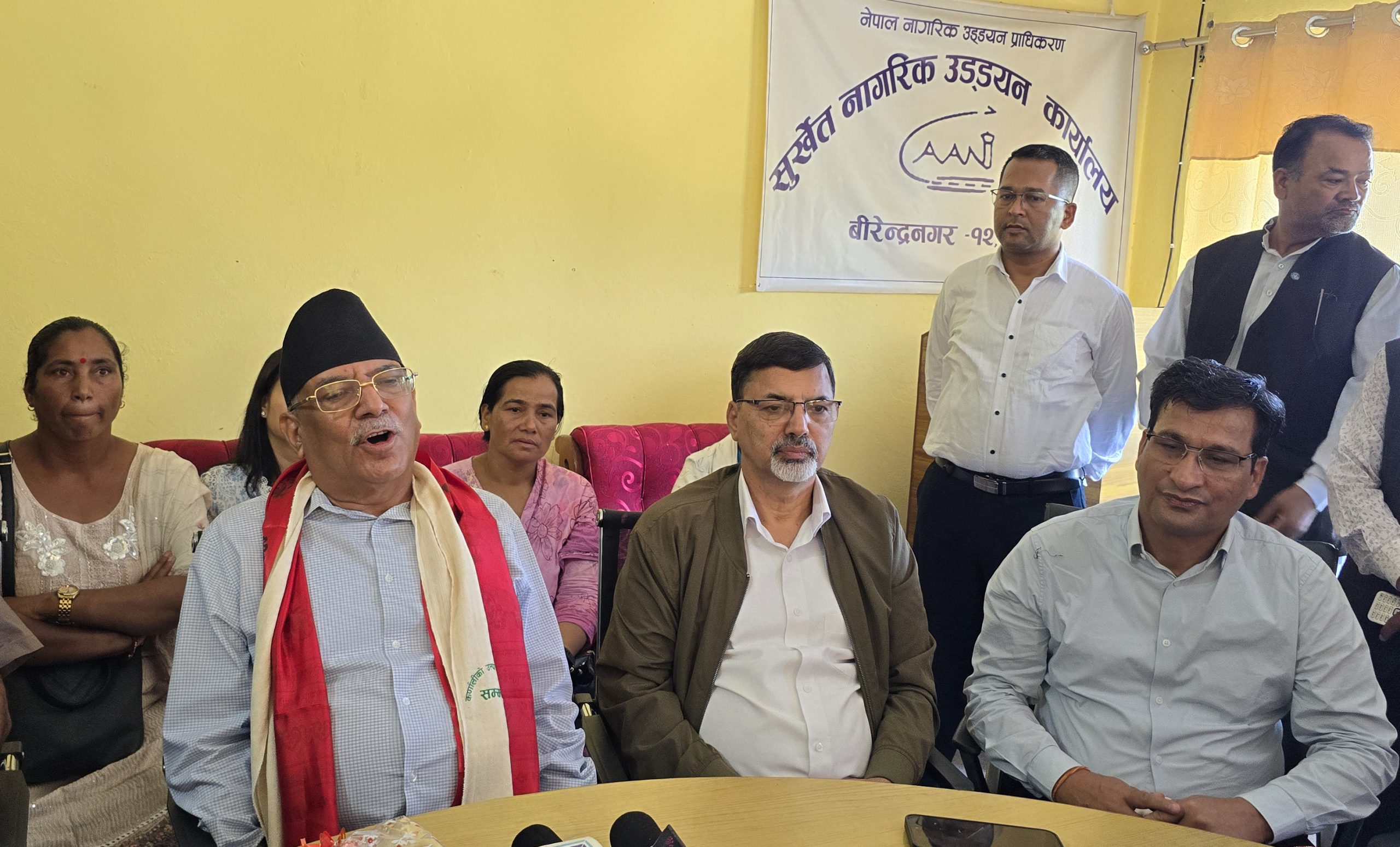 नेतृत्व हस्तान्तरण गर्ने समय भएको छैनः प्रचण्ड