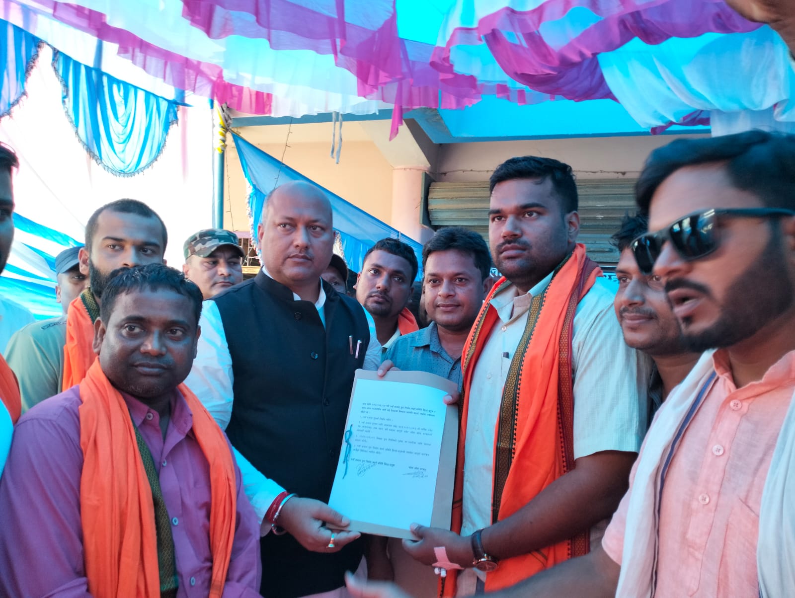 चार बुँदे सहमतिपछि पुल निर्माणको माग गर्दै बसेकाको तोडियो आमरण अनशन