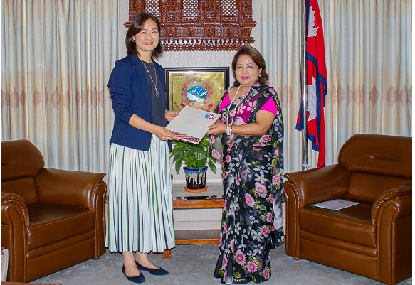 युएनडिपीका नवनियुक्त आवासीय प्रतिनिधिद्वारा ओहदाको प्रमाणपत्र प्रस्तुत