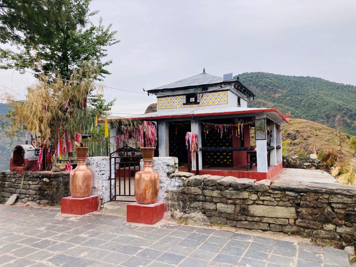 बागलुङ बलेवा कालभैरव मन्दिरमा भेटी सङ्कलन तेब्बरले वृद्धि