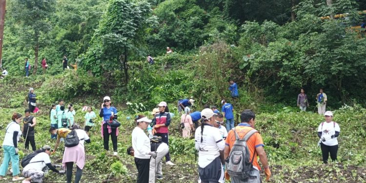 धरानमा ‘ग्रिन एन्ड क्लिन’ अभियानमा सात हजार बिरुवा वितरण