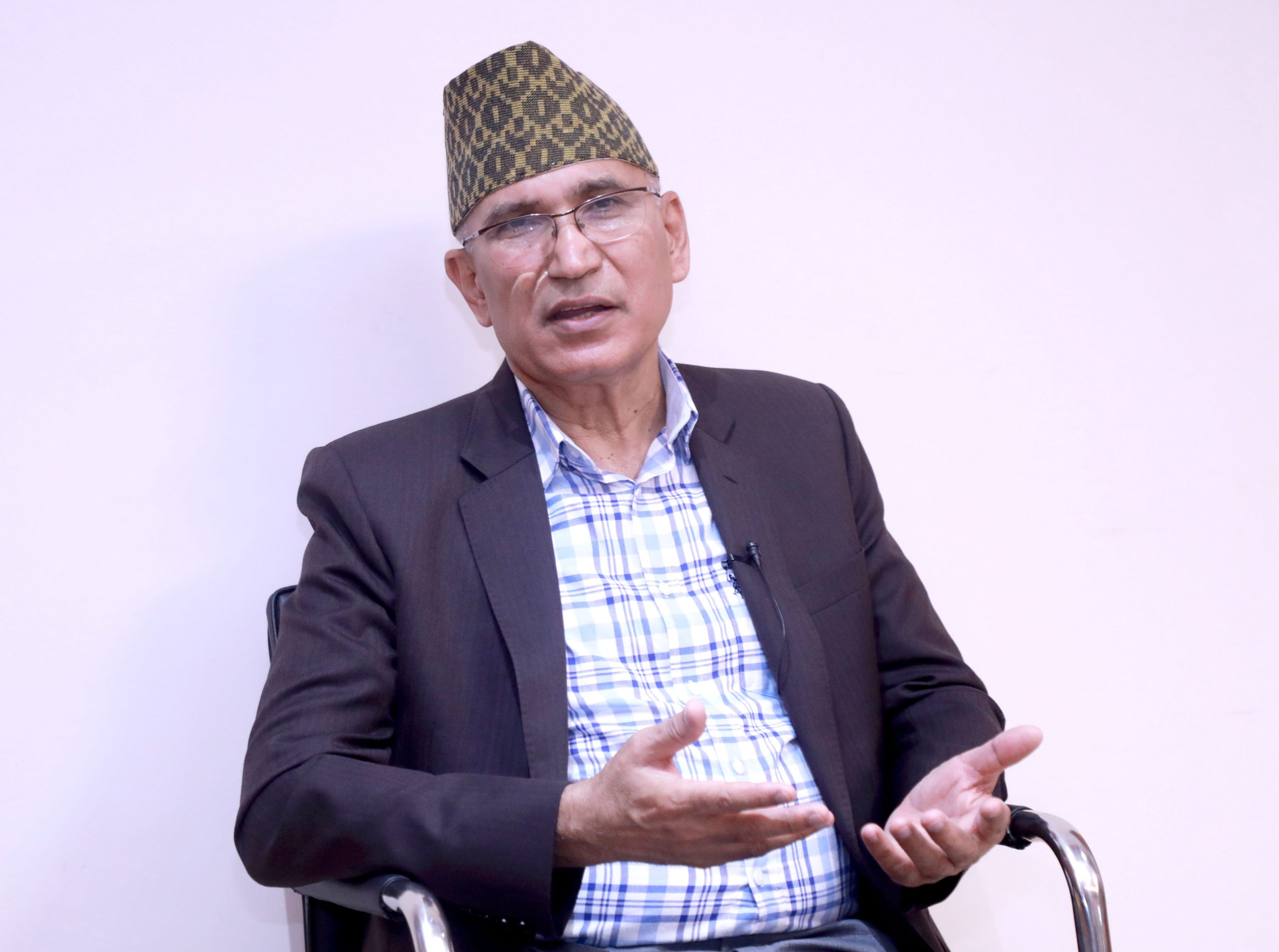 शिथिल अर्थतन्त्रलाई गतिशील र चलायमान बनाउनु अहिलेको मुख्य चुनौती होः अर्थमन्त्री पौडेल(अन्तरवार्ता)