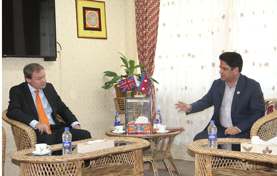 उद्योगमन्त्रीसँग बेलायती राजदूत फेनको शिष्टाचार भेट