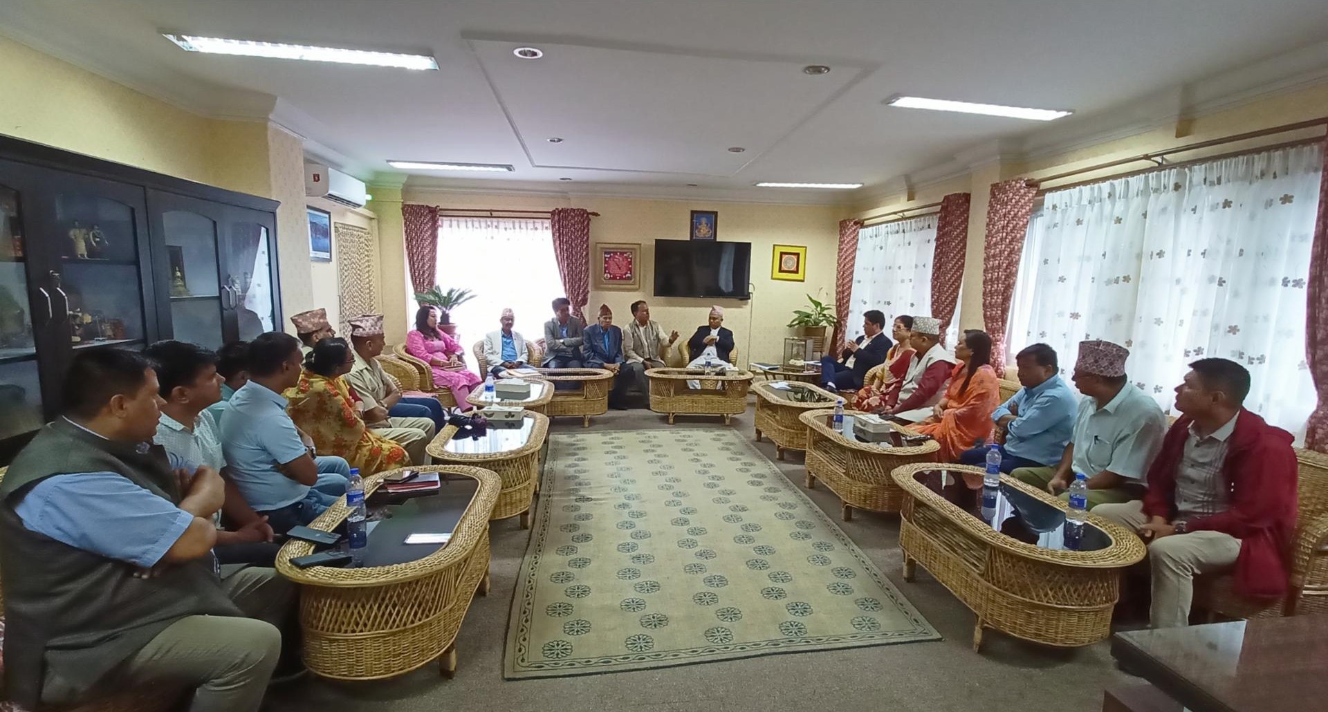 घरेलु तथा साना उद्योेगको प्रवर्द्धनमा सरकार हरतरहले लागेको छ : उद्योगमन्त्री