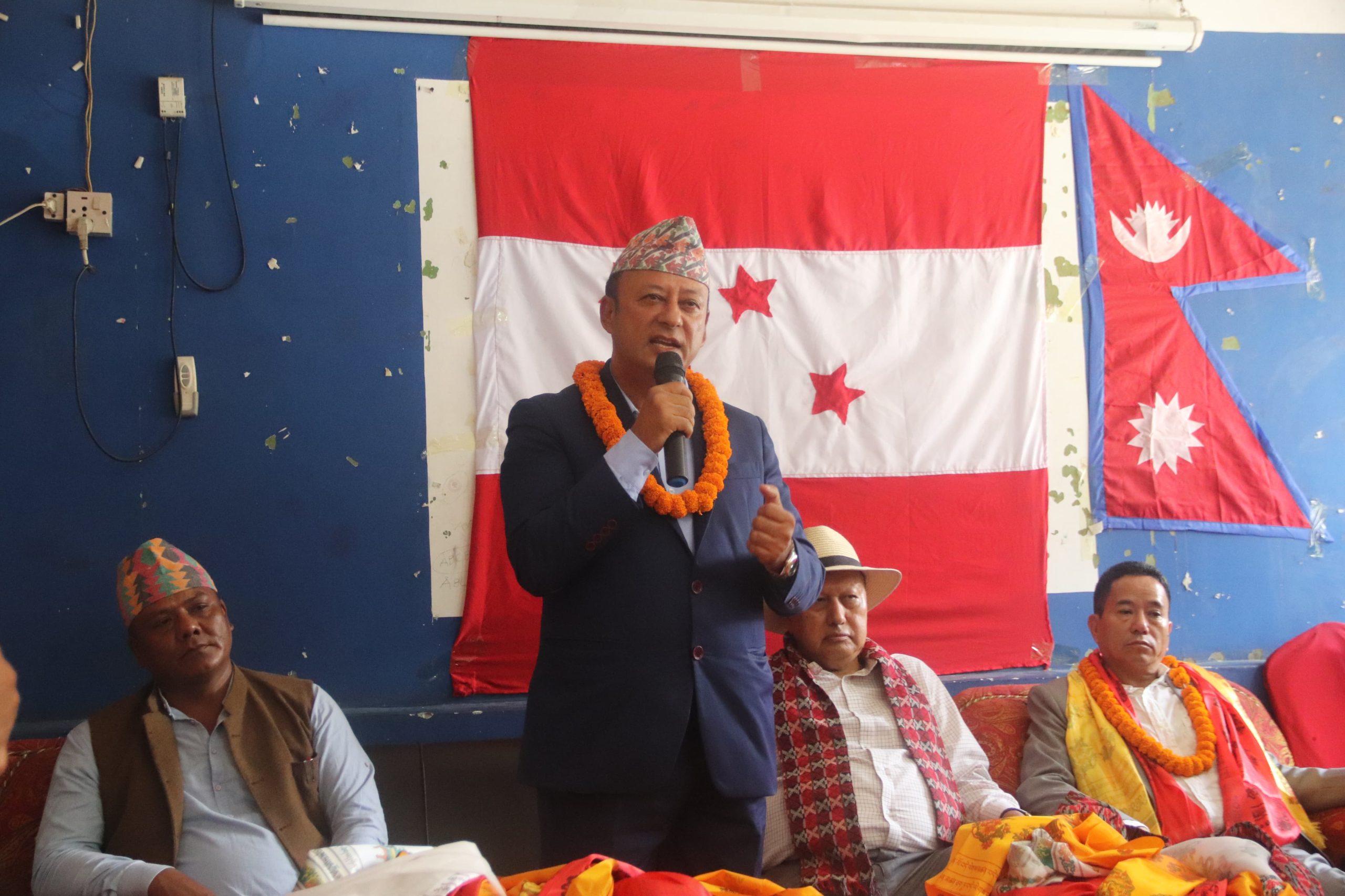 कुलमानलाई हटाउने सरकारको कुनै योजना छैन : ऊर्जामन्त्री खड्का