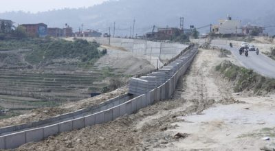 सूर्यविनायक–साँगा सडक विस्तारका क्रममा पहिरो खस्दा एक मजदुर घाइते