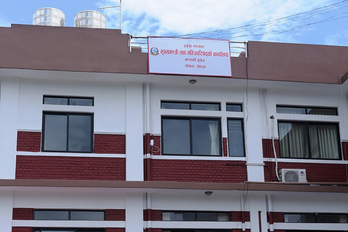 गण्डकी सरकारले राइड सेयरिङ नियमावली एक महिना रोक्ने
