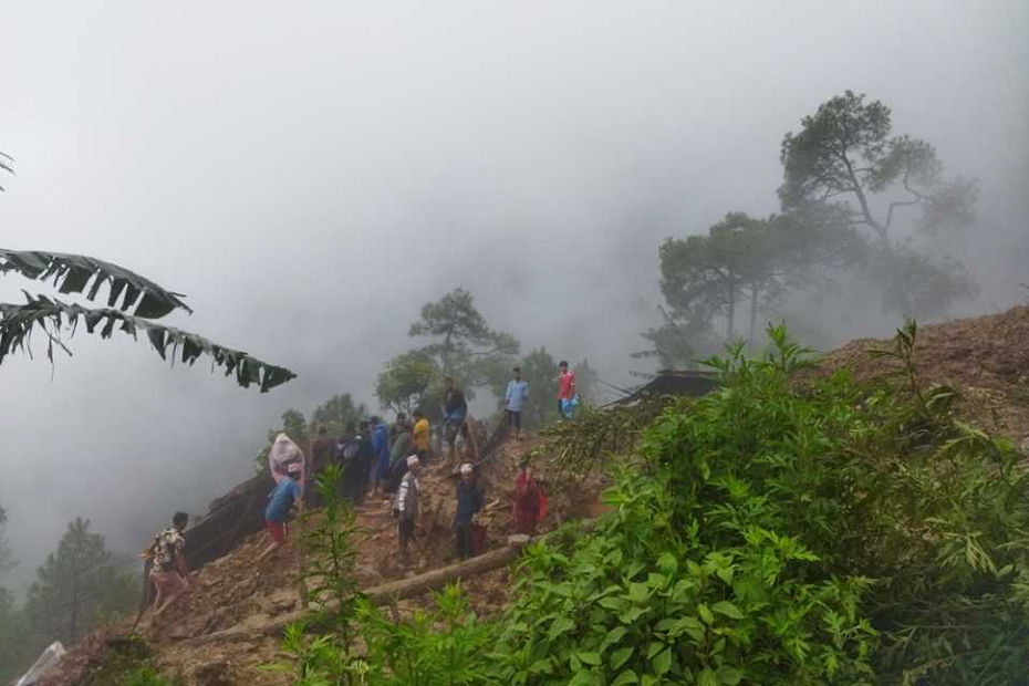 पहिरोले पुरिएर गुल्मीमा ४ जनाको मृत्यु ,२ घाइते