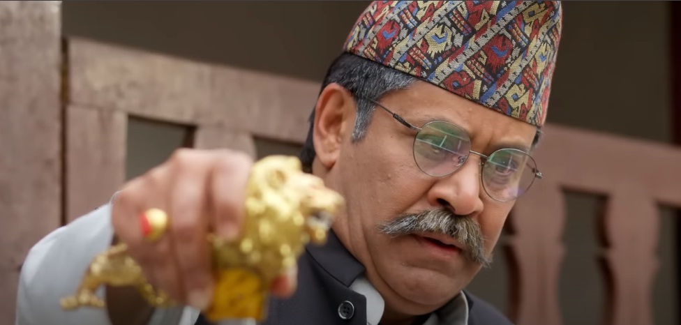 ‘नम्बरी सुन’मा मुखिया चरित्रमा देखिँदै अभिनेता सरोज खनाल