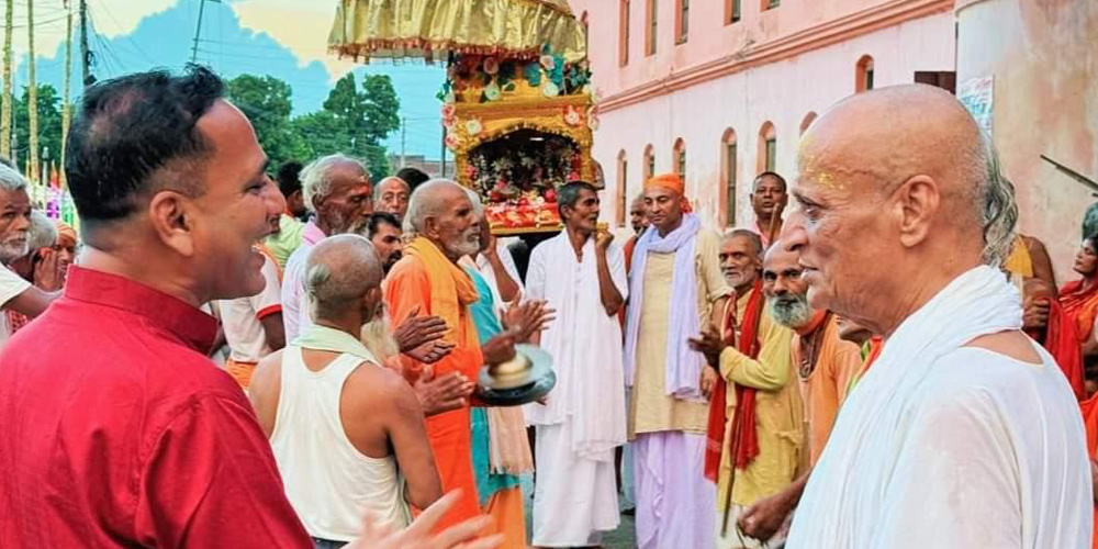 सामूहिक भक्तिगान गर्दै मिथिलामा १३ दिने झुला पर्व मनाइयो