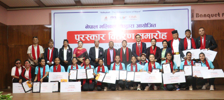 भलिबल संघद्वारा काभा महिला लिग उपविजेता टोलीका खेलाडीहरुलाई नगदसहित सम्मान