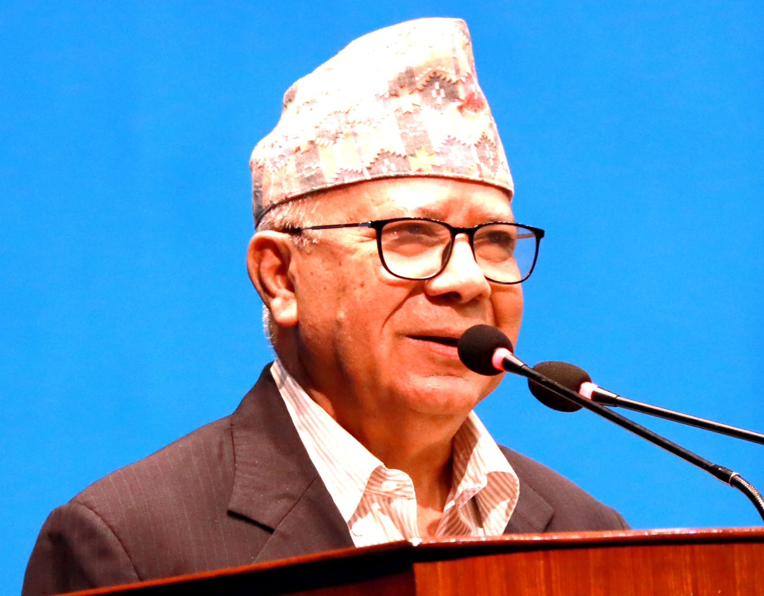 क्रान्तिकारी कम्युनिष्टहरु एकताबद्ध हुन माधव नेपालको आब्हान