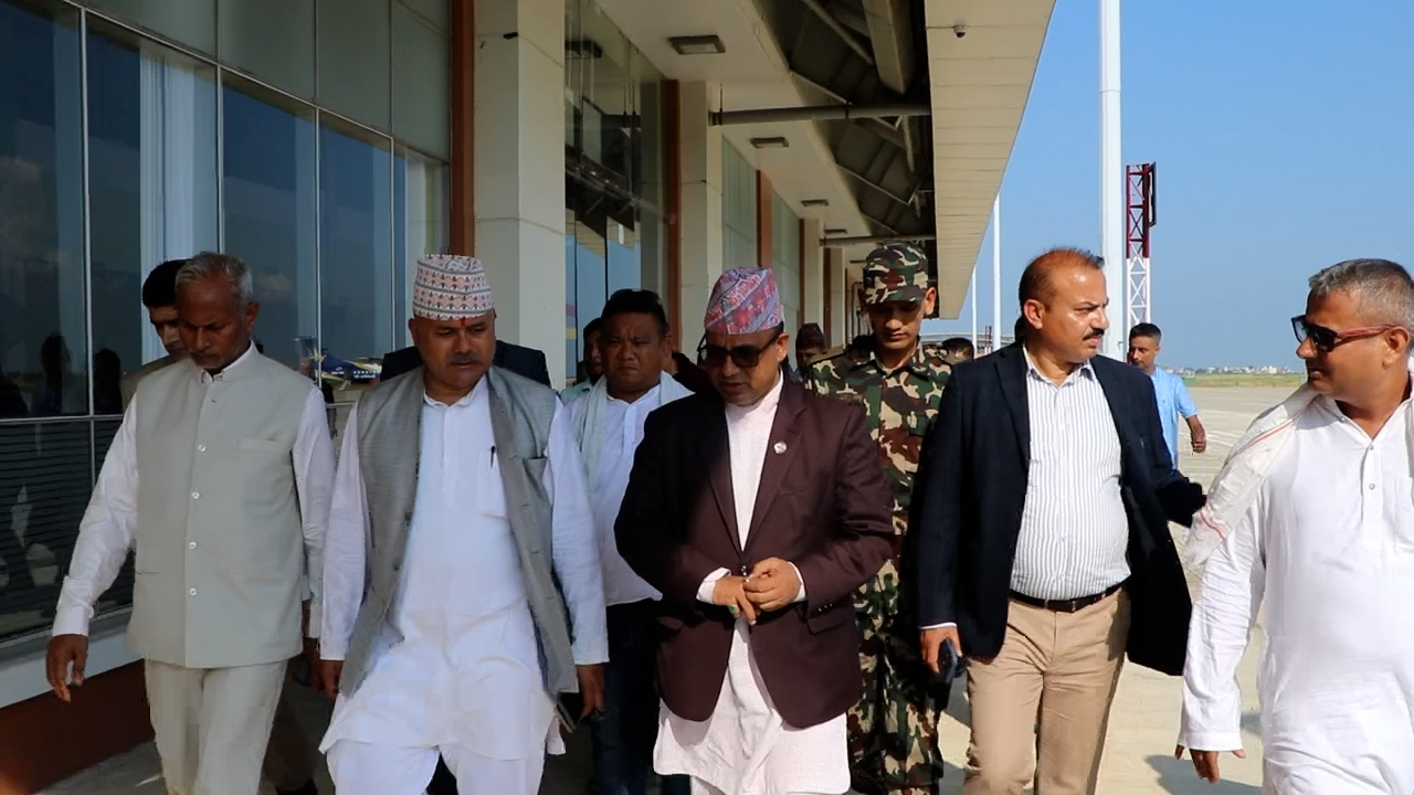 पर्यटनमन्त्री पाण्डेद्वारा गौतमबुद्ध अन्तर्राष्ट्रिय विमानस्थल निरीक्षण