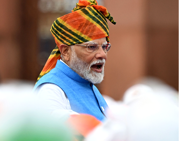 भारतीय प्रधानमन्त्री मोदीले बेलायत र माल्दिभ्सको भ्रमण गर्दै
