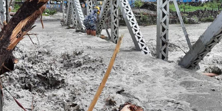 भोटखोला जाने सडक डेढ महिनादेखि अवरुद्ध, बिरामी र सर्वसाधारण मार्कामा