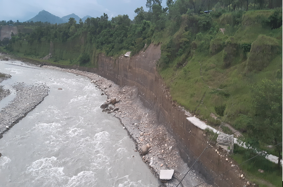 सेती नदी कटानले अन्त्यकर्मका लागि सतीघाट पुग्न समस्या