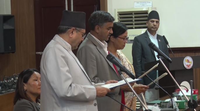 सभामुख समक्ष दुई संसदीय समितिका सभापतिको शपथ