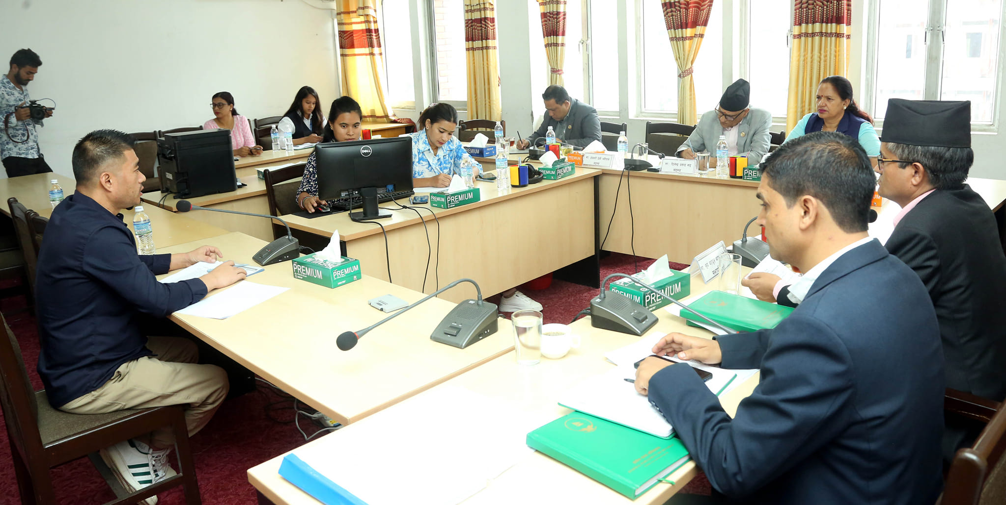 संसदीय समितिद्वारा सूर्यदर्शन सहकारीका संचालकहरुसँग सोधपुछ