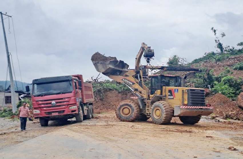 तनहुँको घाँसीकुवा–डुम्रे सडकखण्ड २४ घण्टापछि एकतर्फी सञ्चालनमा