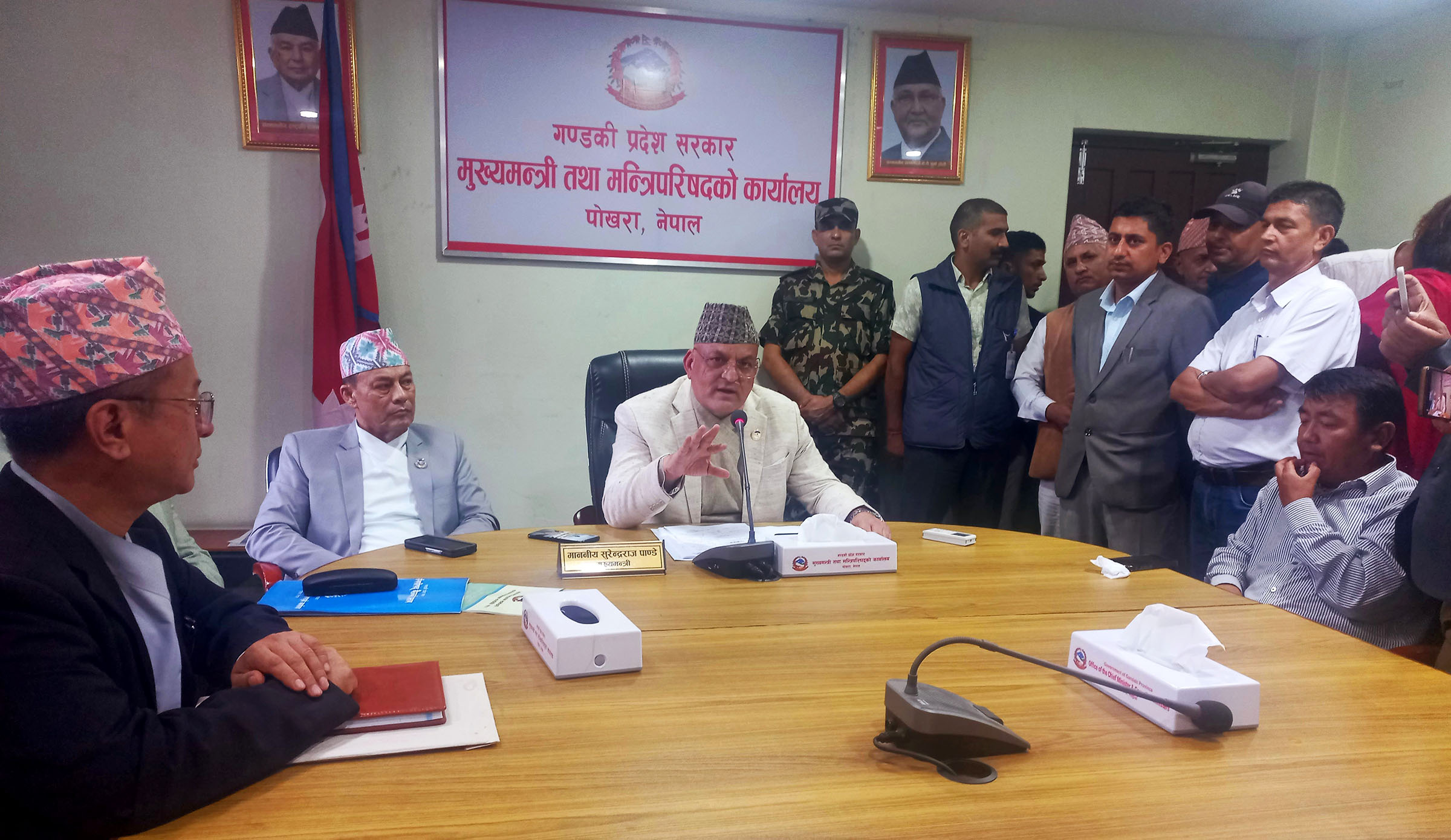 भागवण्डा मिलाउन गण्डकीमा फुटाएर नौवटा मन्त्रालय बनाइयो