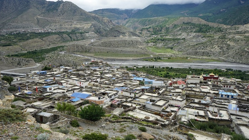 दुई महिनापछि खुले मुस्ताङका विद्यालय, शैक्षिक सत्र सच्याउन माग