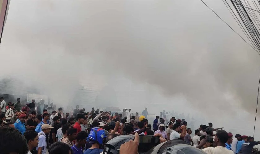 मोरङमा इलेक्ट्रिक साइकलको सोरुममा आगलागी हुदा करोडौंको क्षति