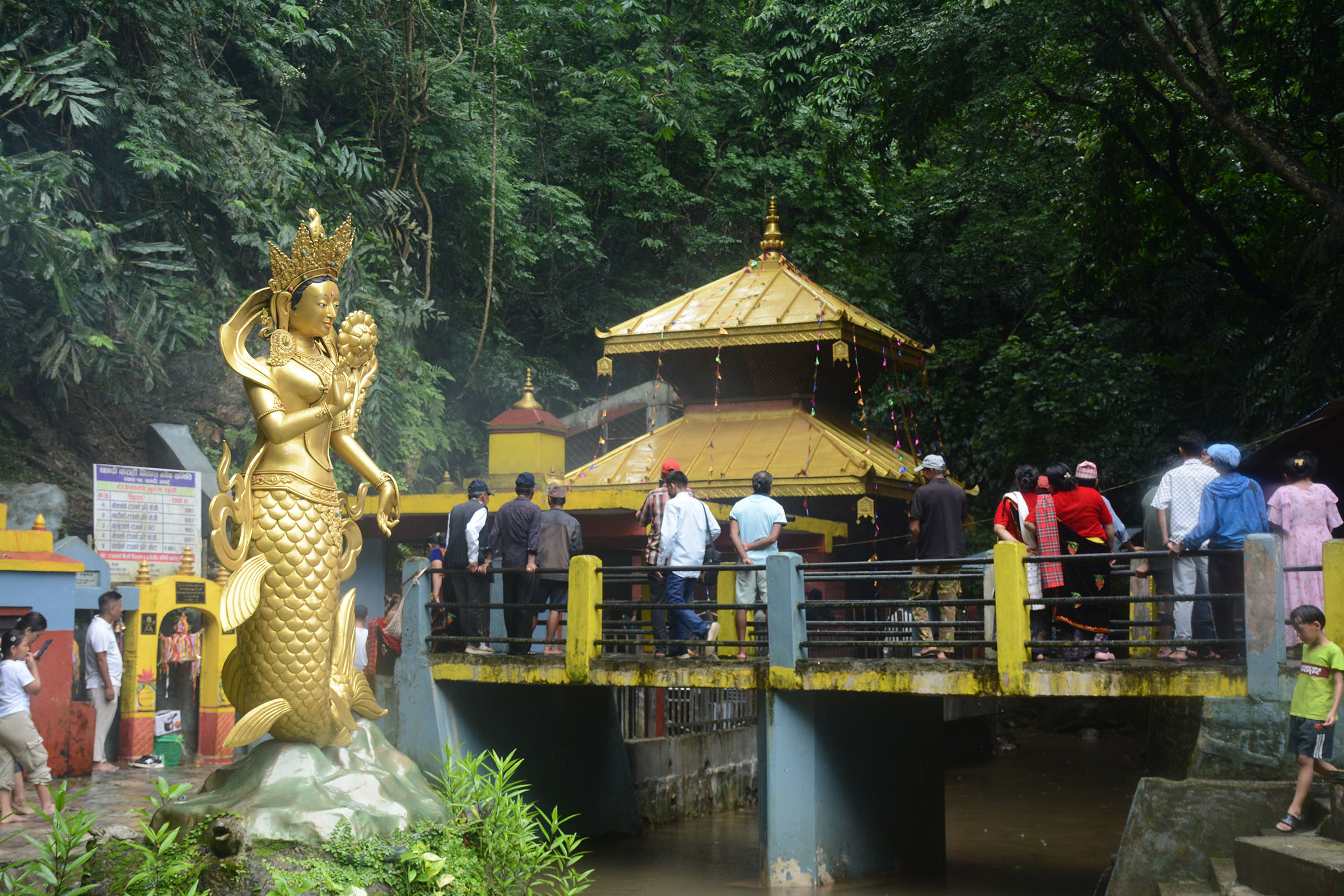 धार्मिक गन्तव्यस्थल बन्दै छाब्दीवाराही मन्दिर, एक वर्षमा पाँच लाख बढी भक्तजनले पूजाआजा गरे