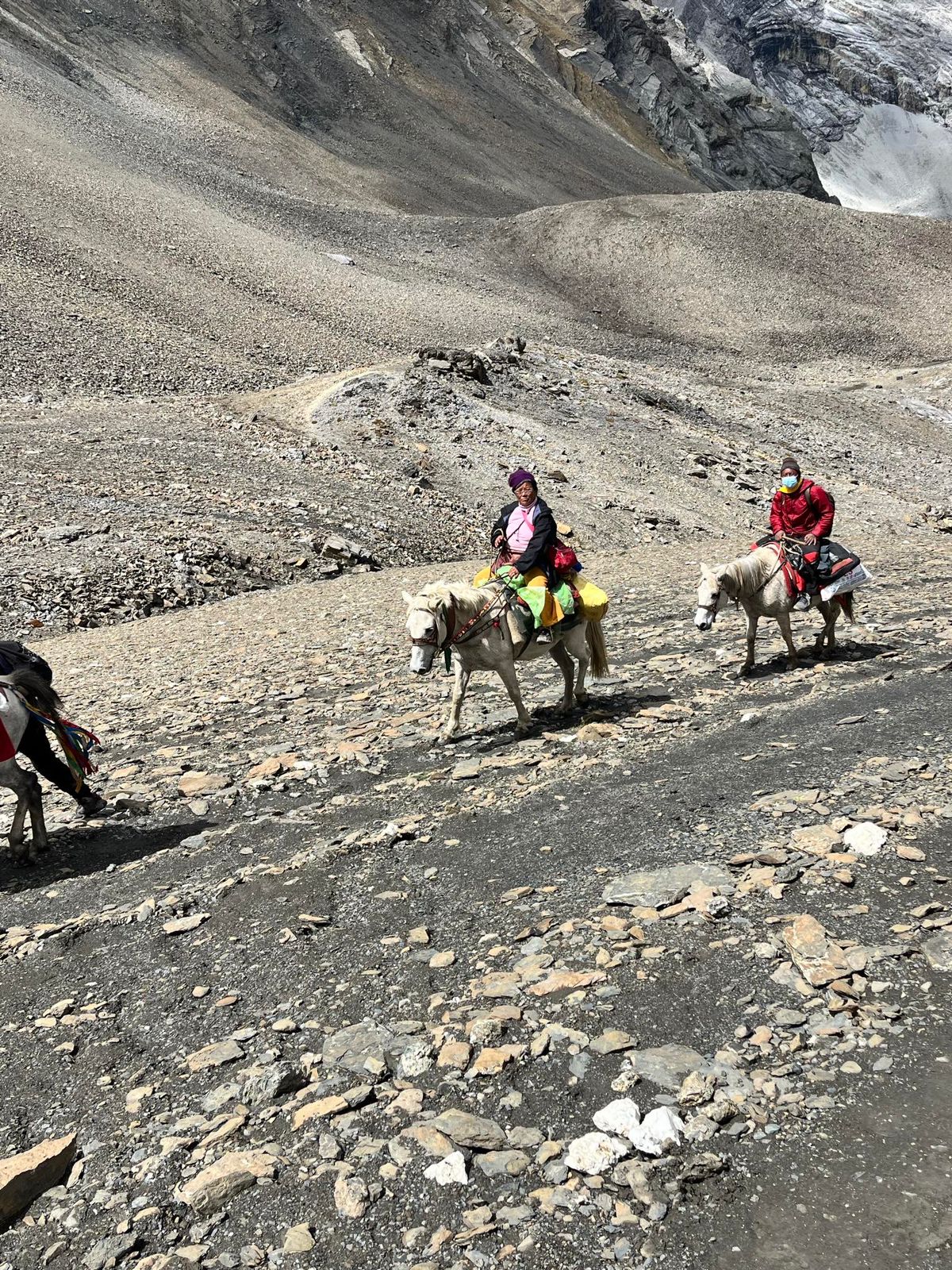 मुस्ताङको लोमान्थाङ बजारको चक्रपथ स्तरोन्नति सुरु