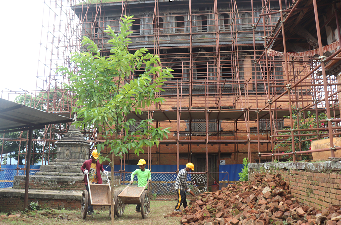 भूकम्पले क्षतिग्रस्त नुवाकोटको साततले दरबार पुनःनिर्माणमा जुटे चिनियाँ